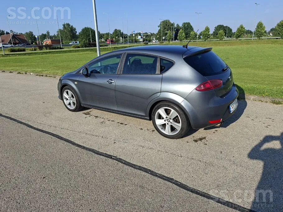 Seat Leon 2012 photo 2