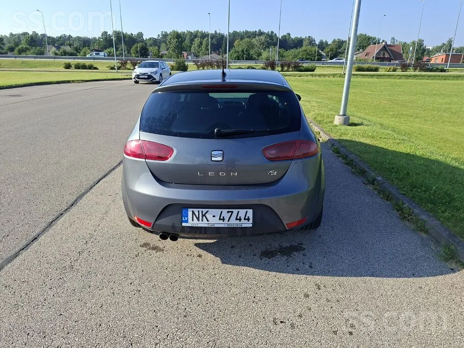 Seat Leon 2012 photo 3