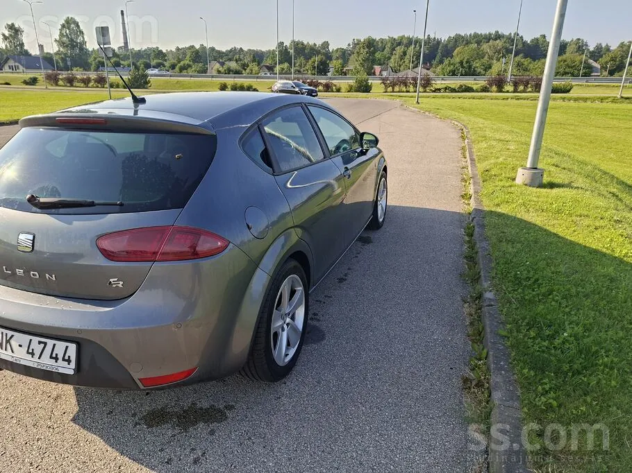 Seat Leon 2012 photo 4