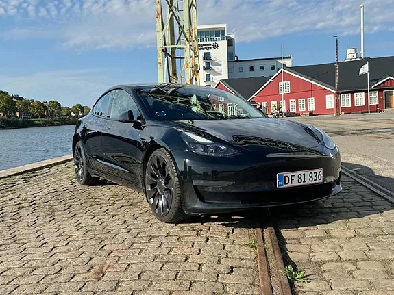 Tesla Model 3 2021 photo 2