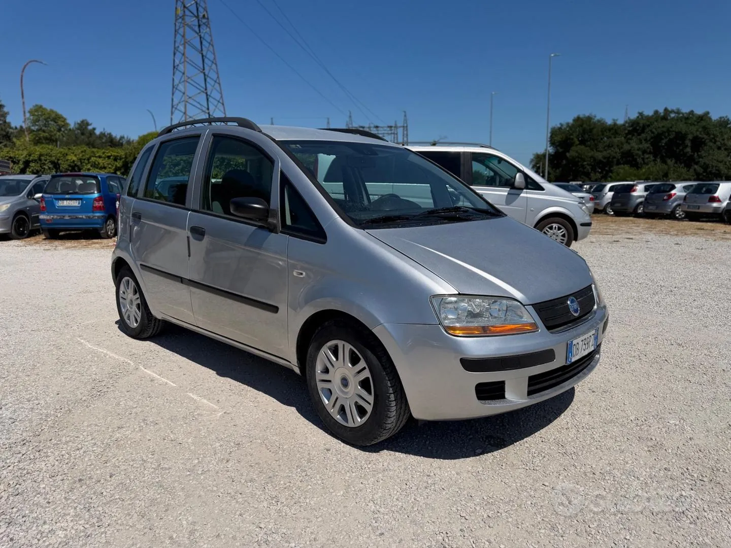 Fiat Idea 2006 photo 2