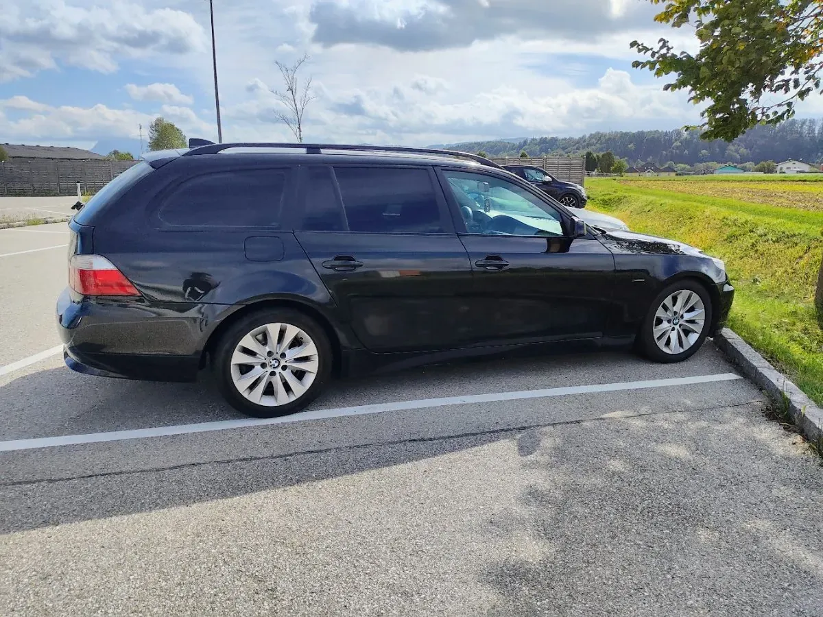 BMW 5 Series 2005 photo 2