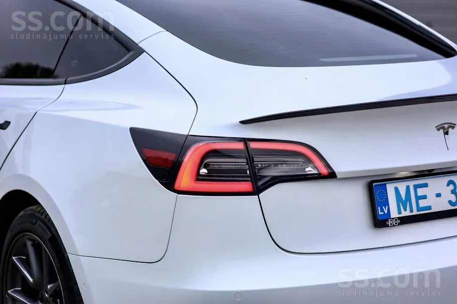 Tesla Model 3 2021 photo 4