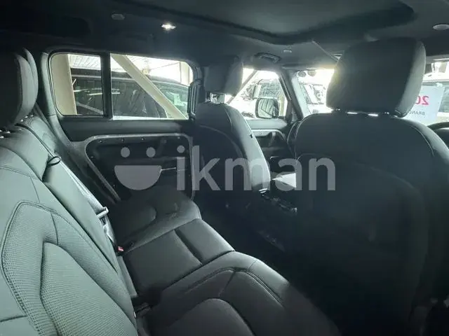 Land Rover Defender 2026 photo 3