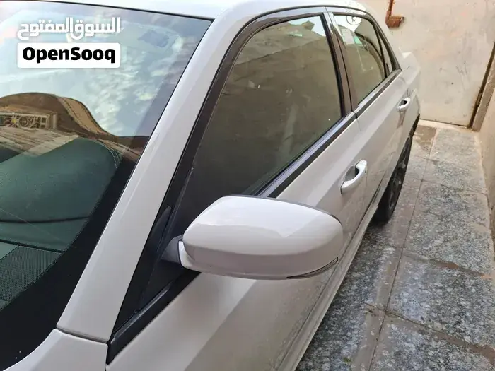 Chrysler 300 2023 photo 5