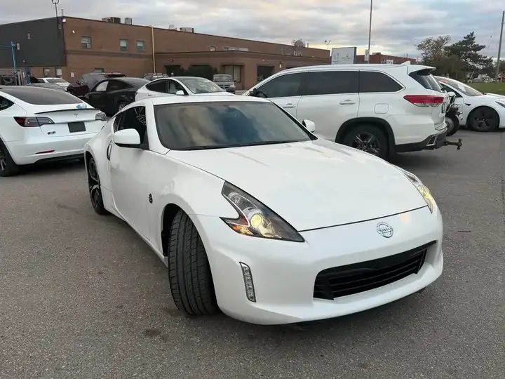 Nissan 370Z 2020 photo 3