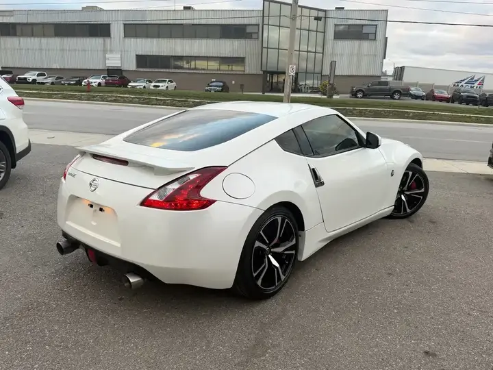 Nissan 370Z 2020 photo 4