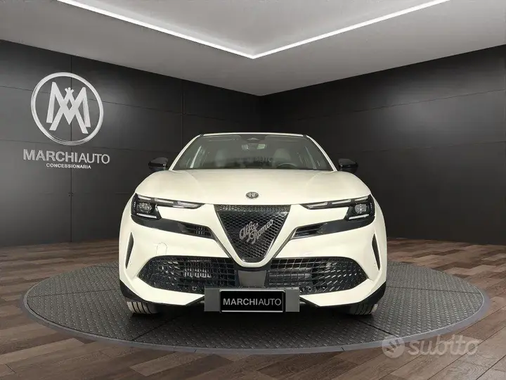 Alfa Romeo Junior 2026 photo 2