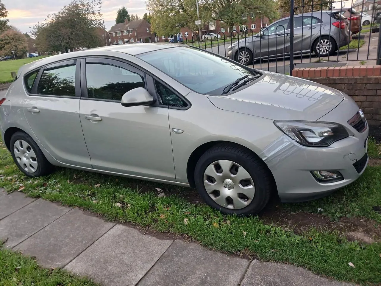 Vauxhall Astra 2010 photo 5