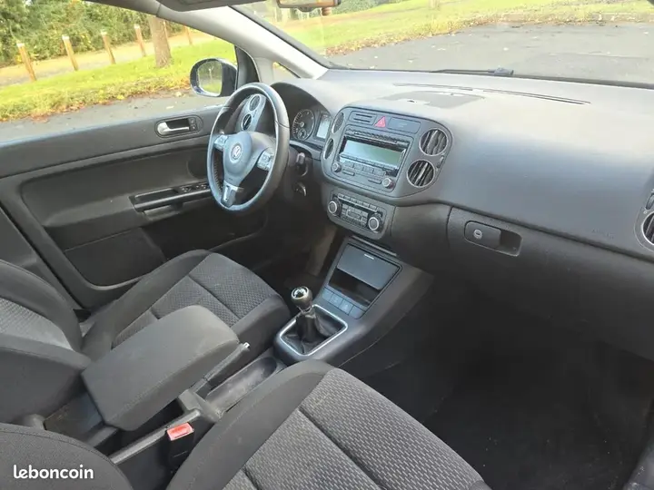 Volkswagen Golf 2011 photo 3