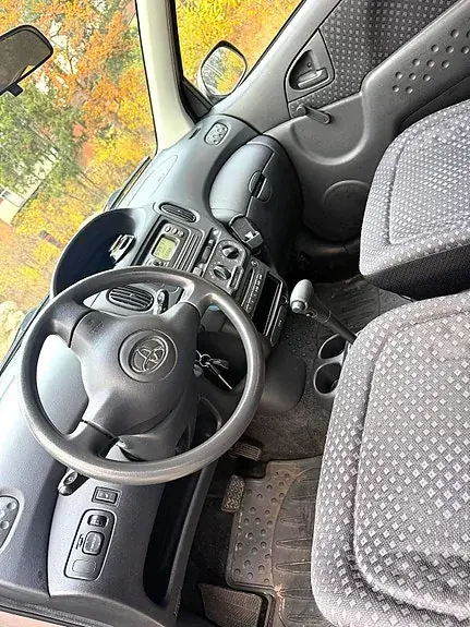 Toyota Yaris Verso 2003 photo 4