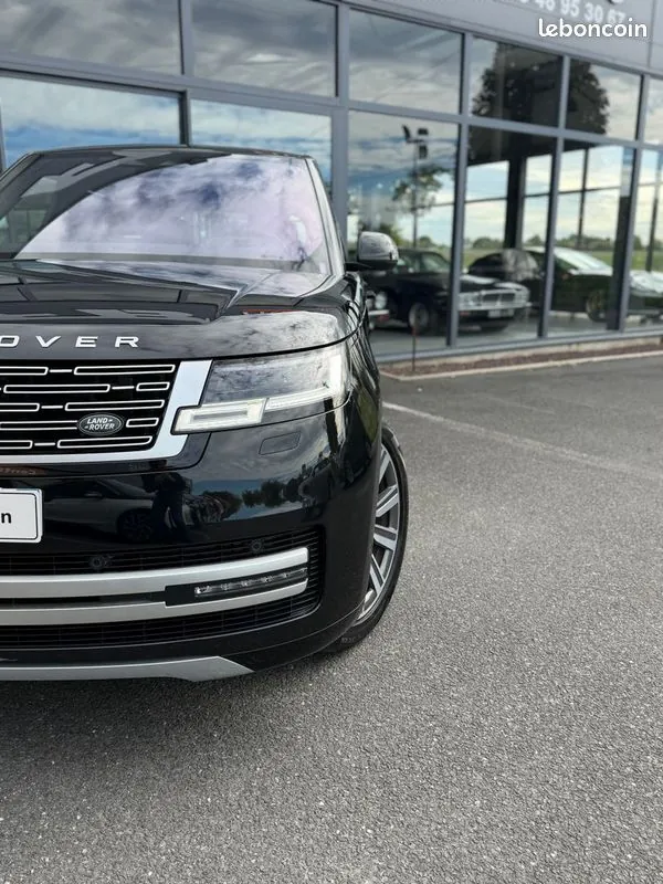 Land Rover Range Rover 2023 photo 2