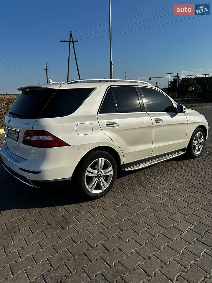Mercedes-Benz M-Class 2013 photo 4
