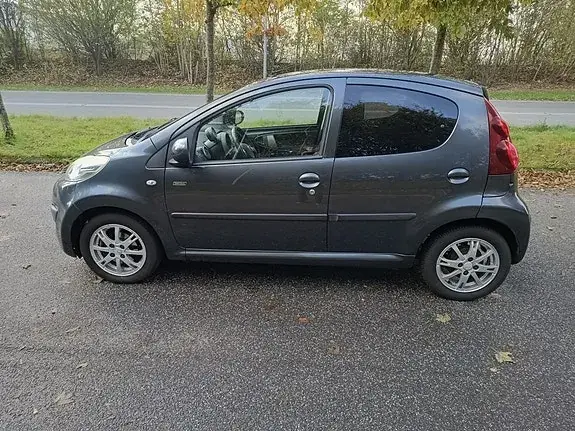 Peugeot 107 2012 photo 3