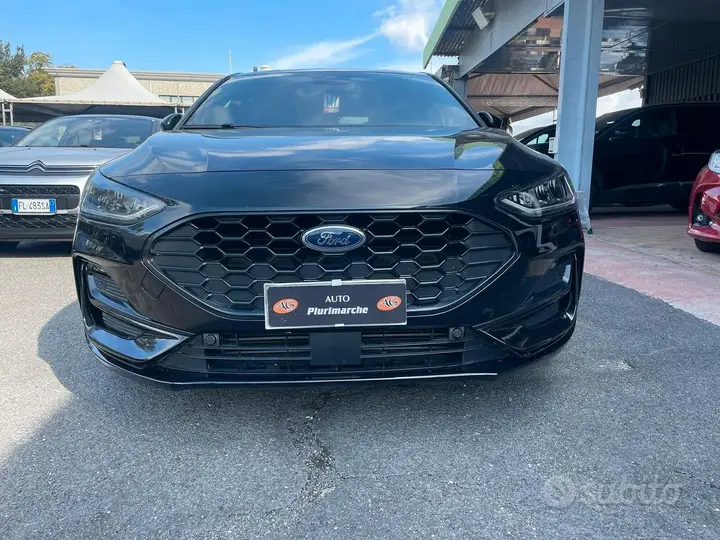 Ford Focus 2024 photo 2