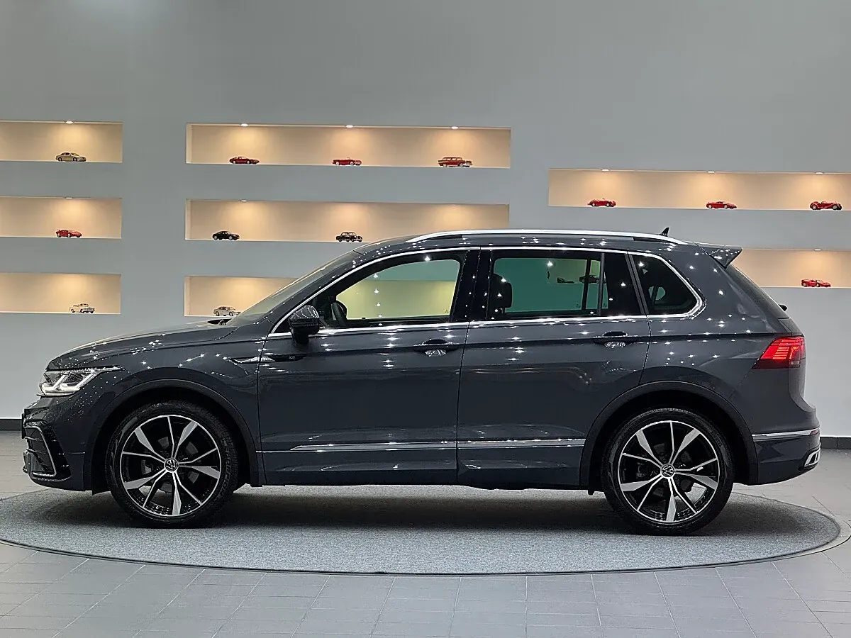 Volkswagen Tiguan 2021 photo 2