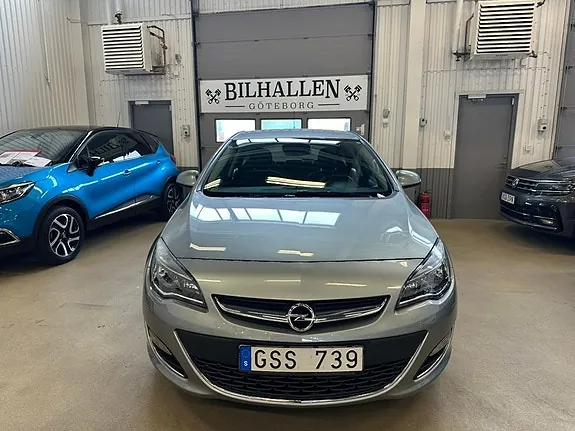 Opel Astra 2013 photo 2