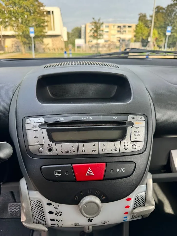 Peugeot 107 2009 photo 3