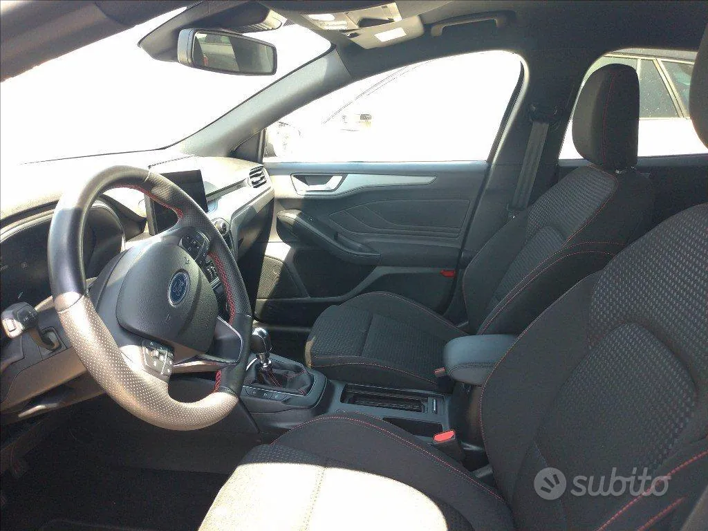 Ford Focus 2023 photo 4