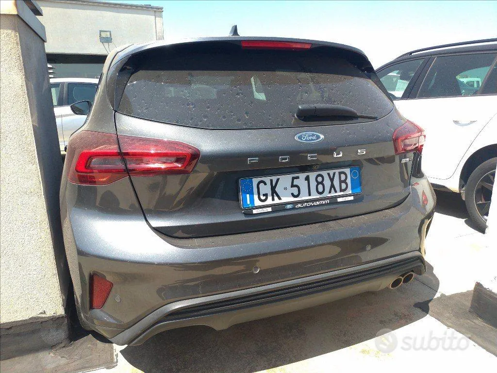 Ford Focus 2023 photo 2