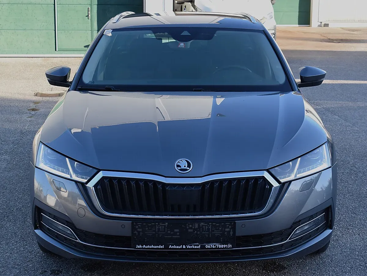 Skoda Octavia 2022 photo 2
