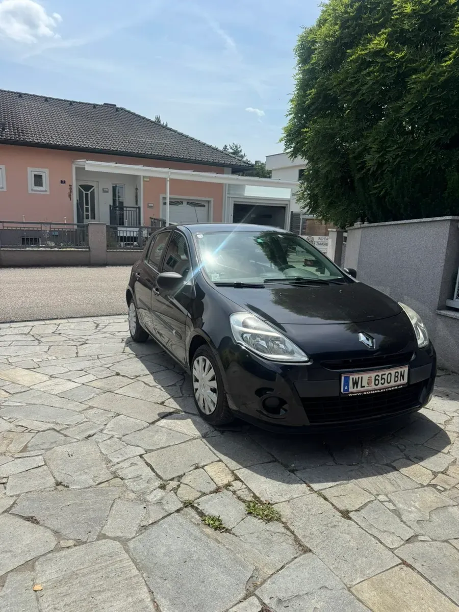 Renault Clio 2011 photo 2
