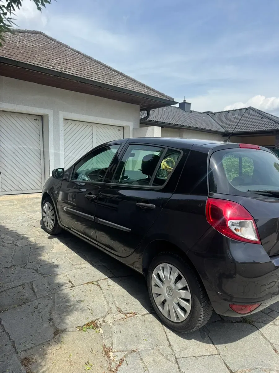 Renault Clio 2011 photo 3