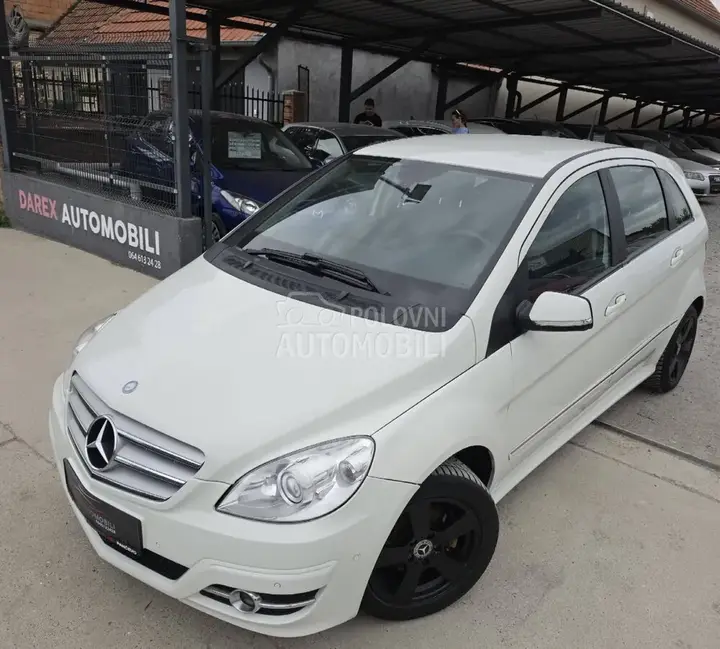 Mercedes-Benz B 180 2011 photo 5