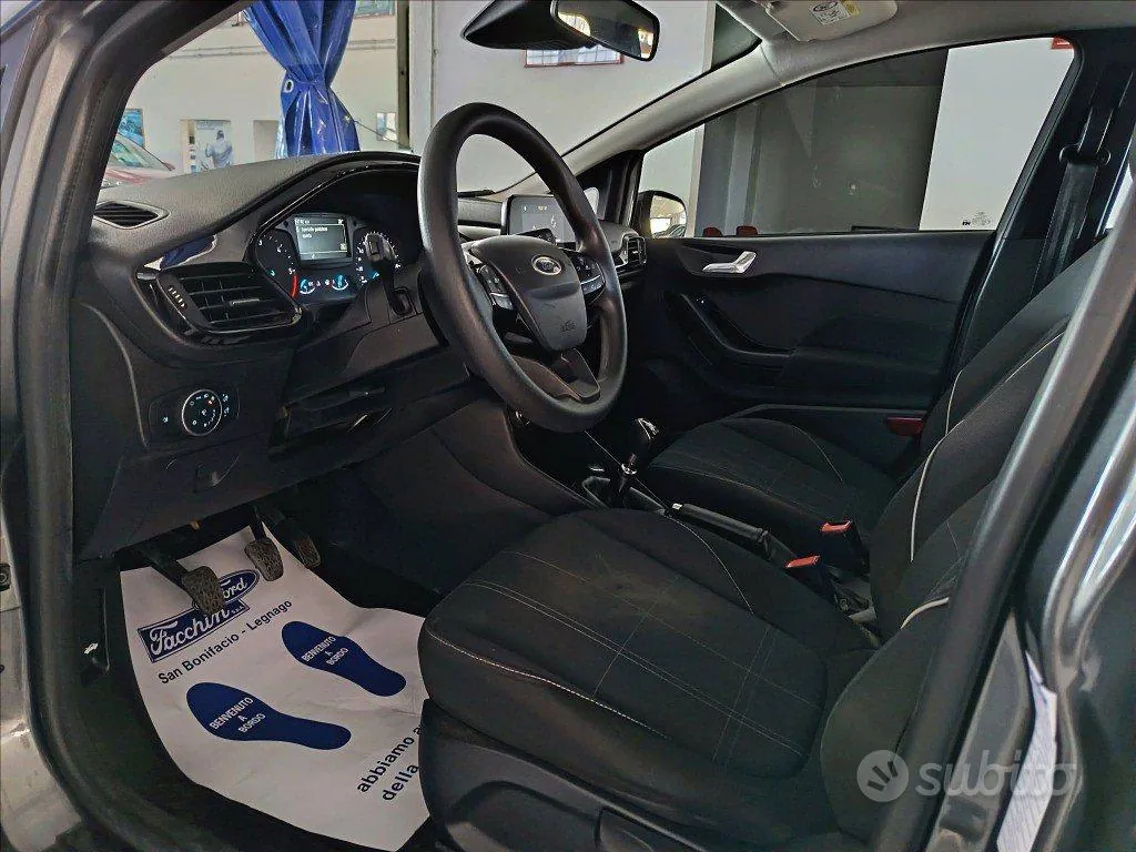 Ford Fiesta 2017 photo 2