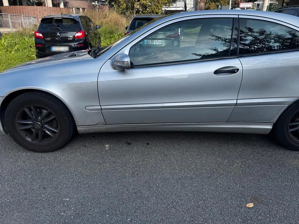 Mercedes-Benz C200