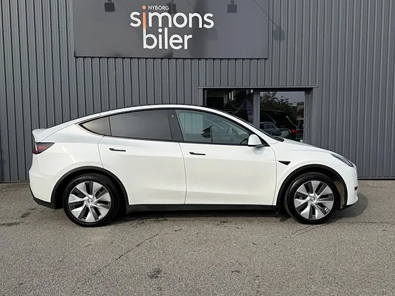 Tesla Model Y 2024 photo 3