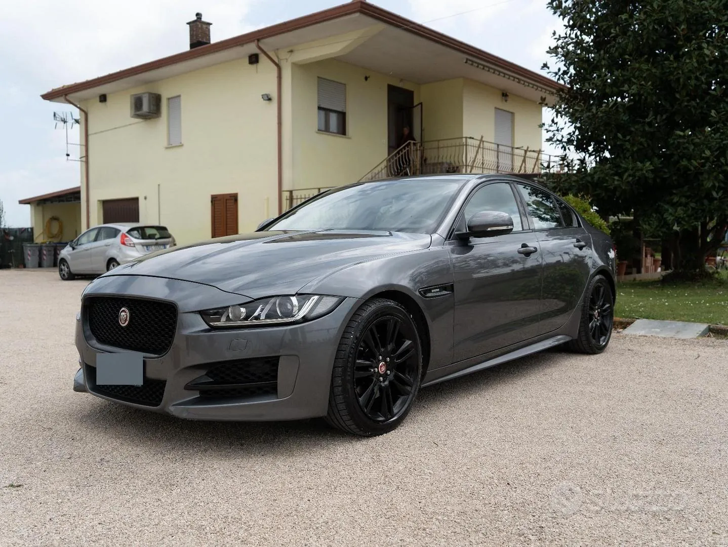 Jaguar Xe Rsport 2019 photo 3