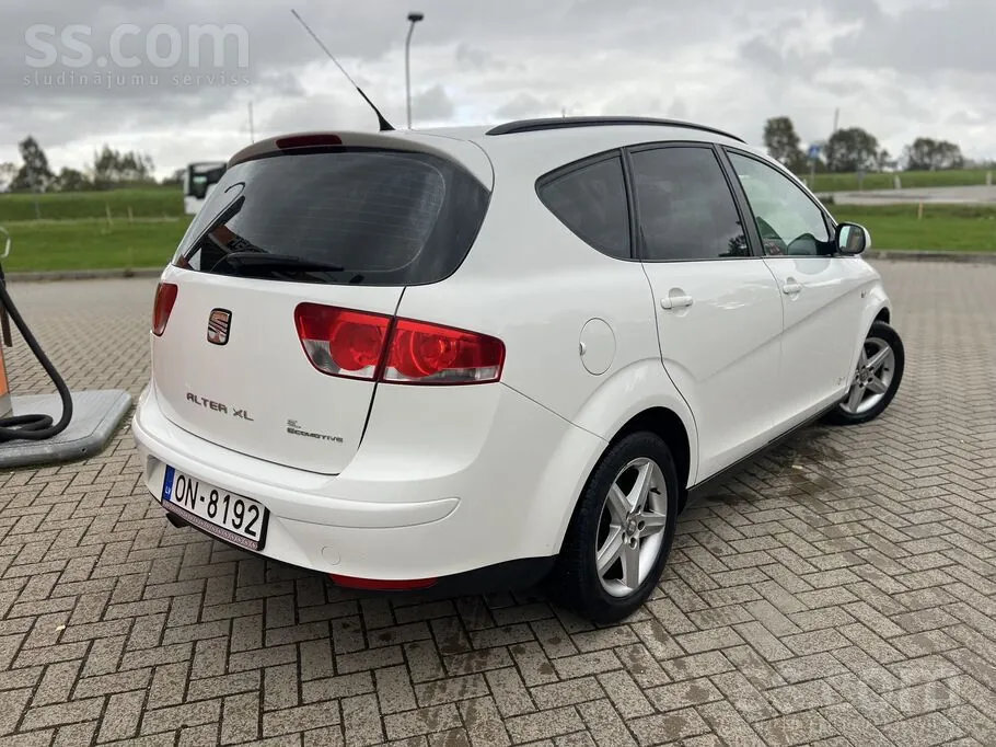 Seat Altea 2012 photo 2