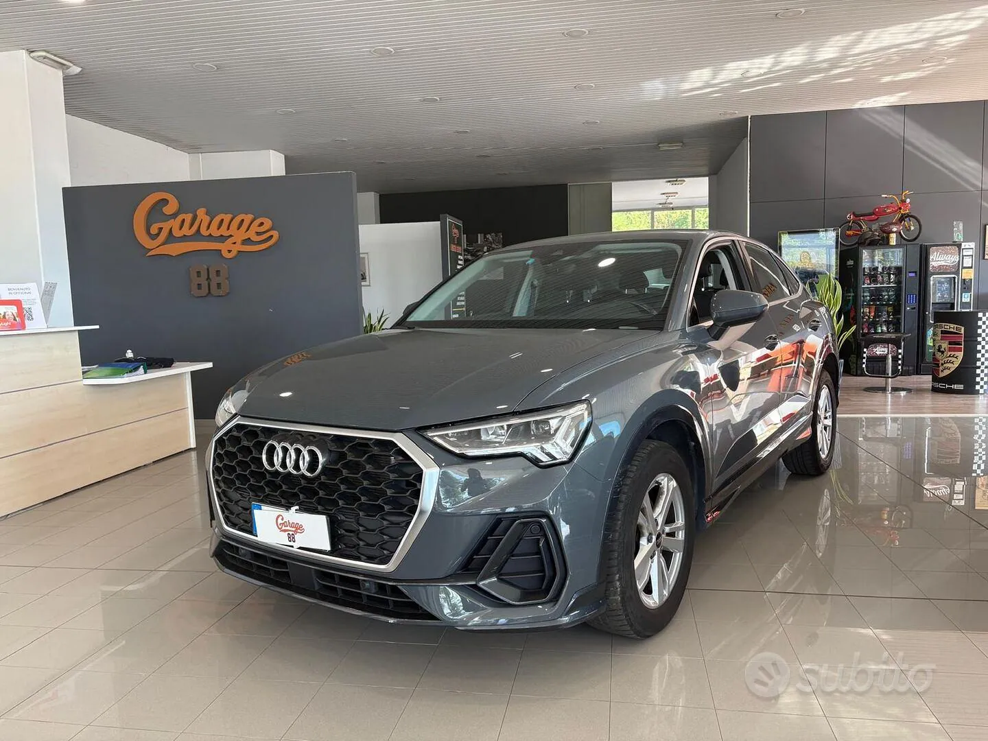 Audi Q3 2023 photo 2
