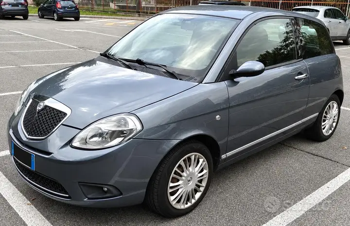 Lancia Ypsilon