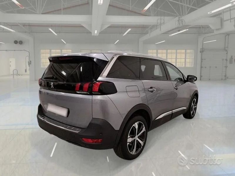 Peugeot 5008 2023 photo 4