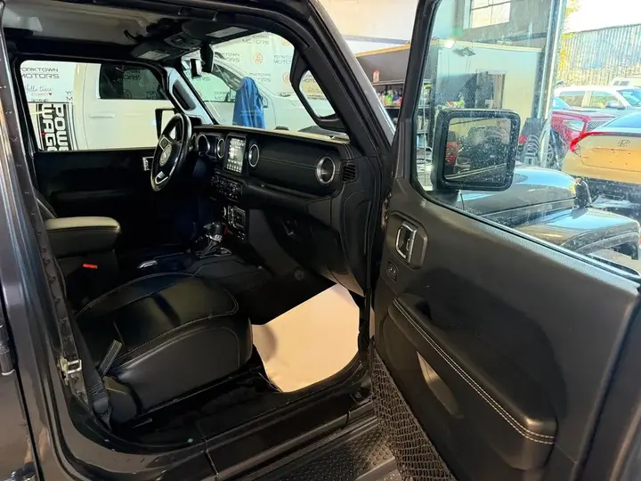 Jeep Wrangler Unlimited 2018 photo 3