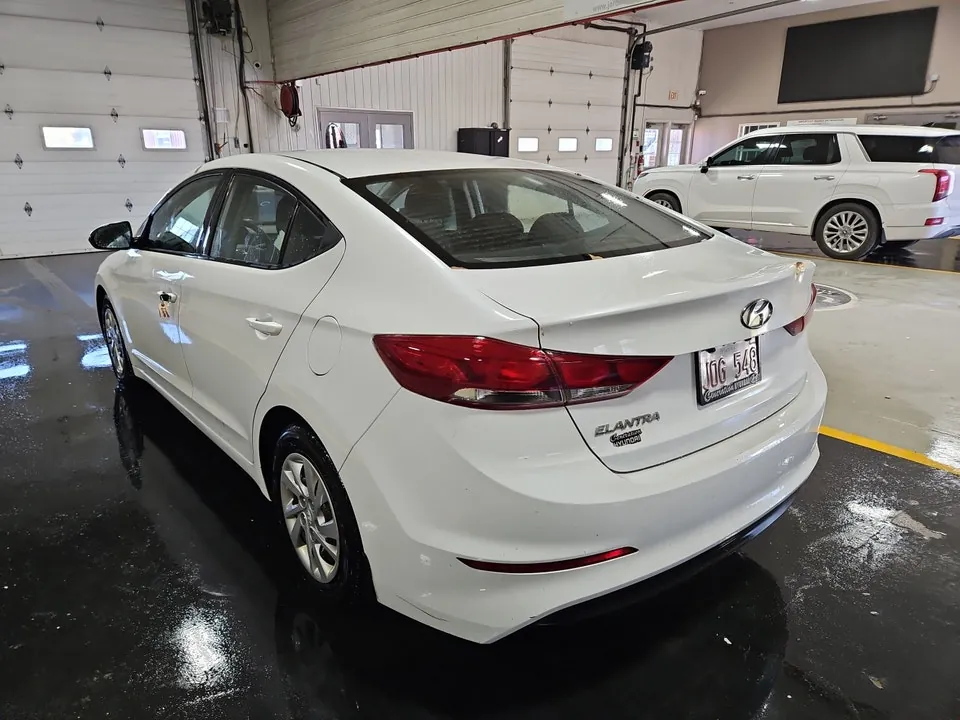 Hyundai Elantra 2017 photo 3