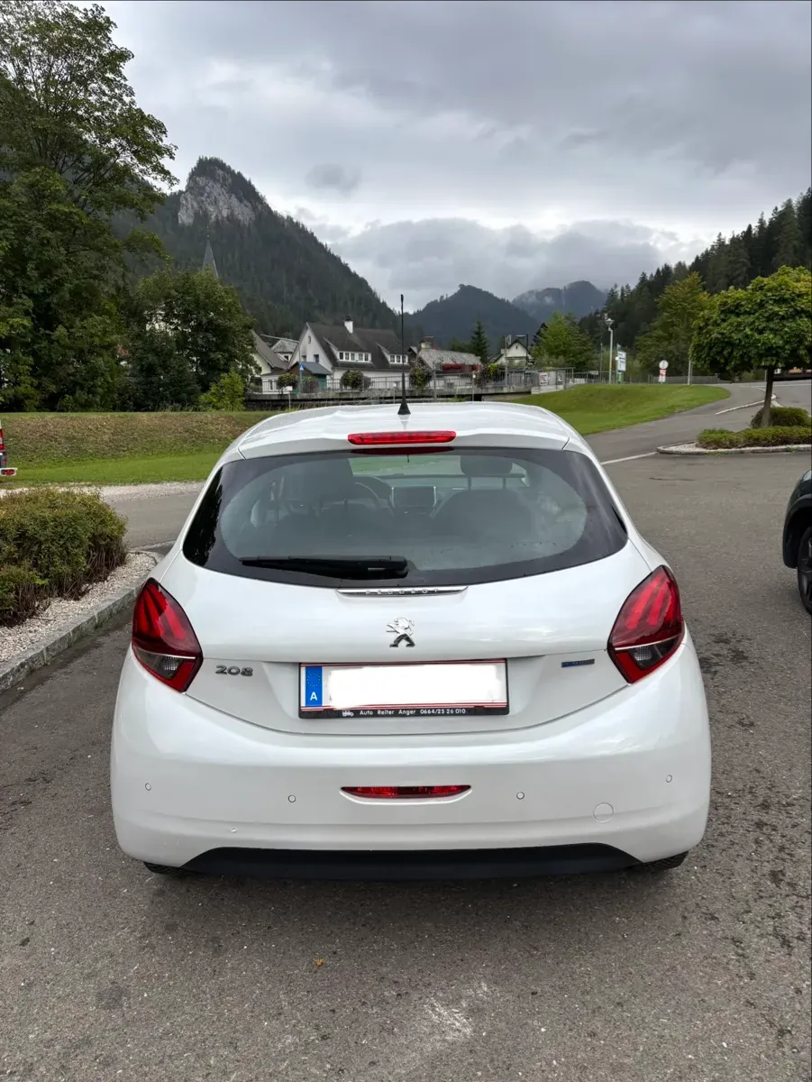 Peugeot 208 2016 photo 3