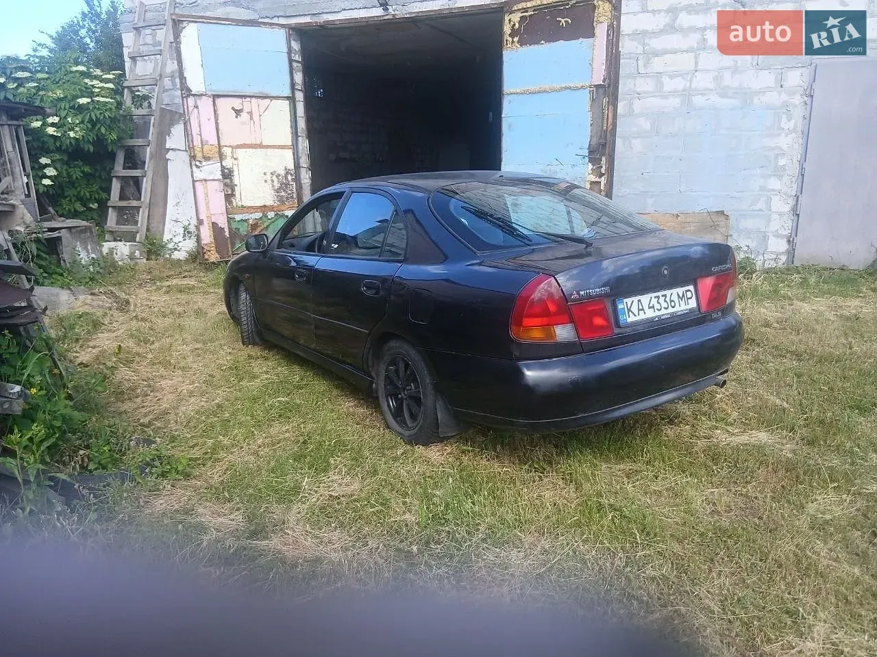 Mitsubishi Carisma 1997 photo 3