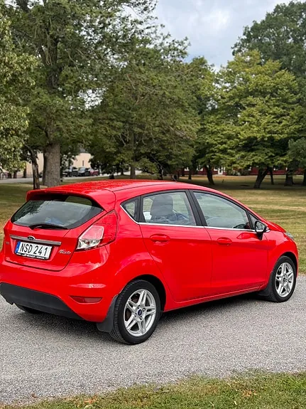 Ford Fiesta 2015 photo 4