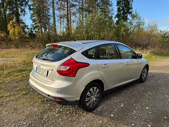 Ford Focus 2012 photo 3