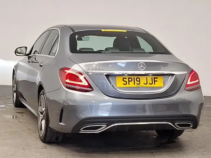 Mercedes-Benz C-Class 2019 photo 2