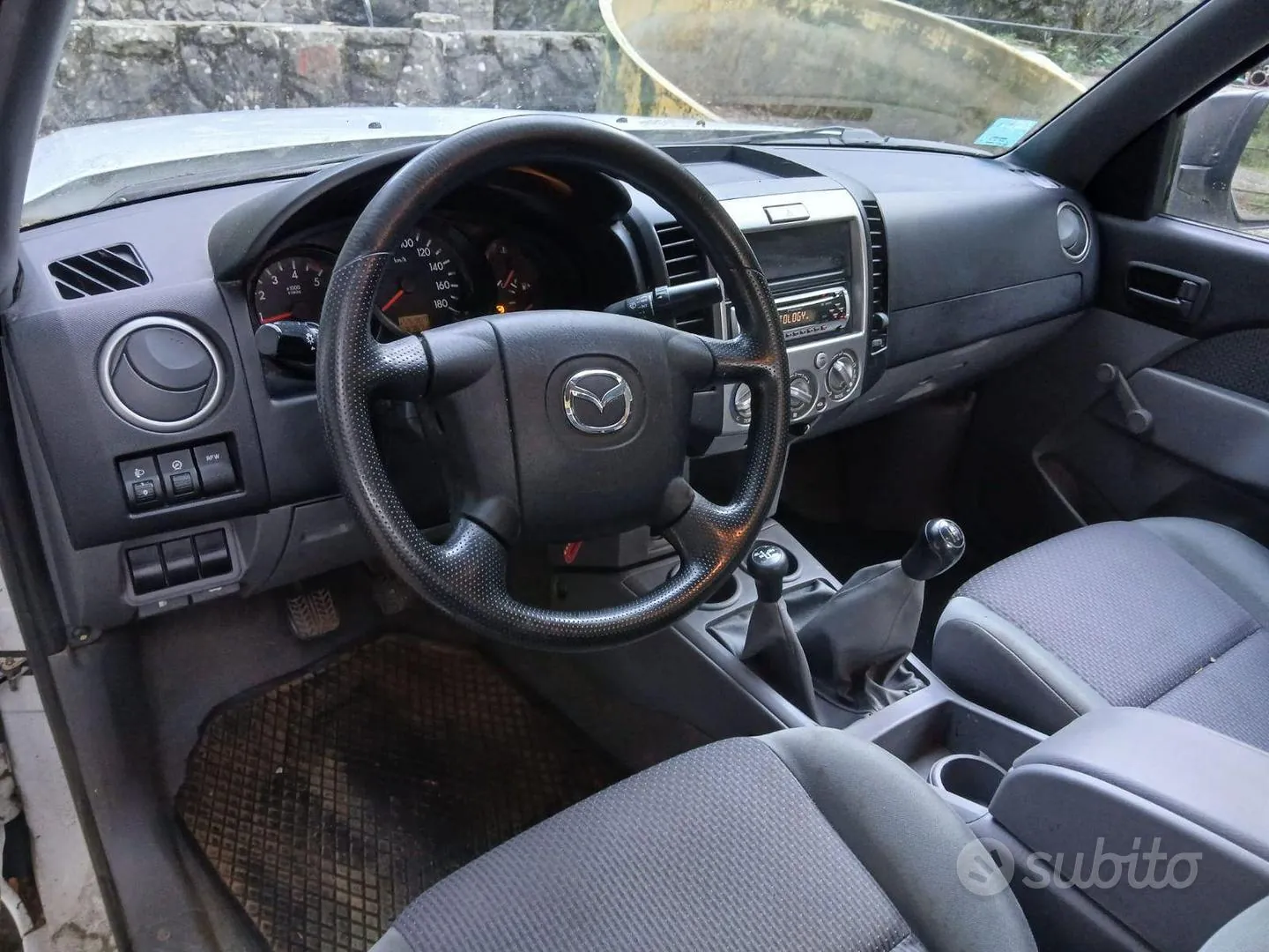 Mazda Bt-50 2009 photo 3