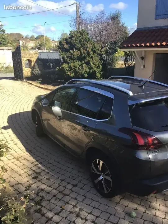 Peugeot 2008 2017 photo 2