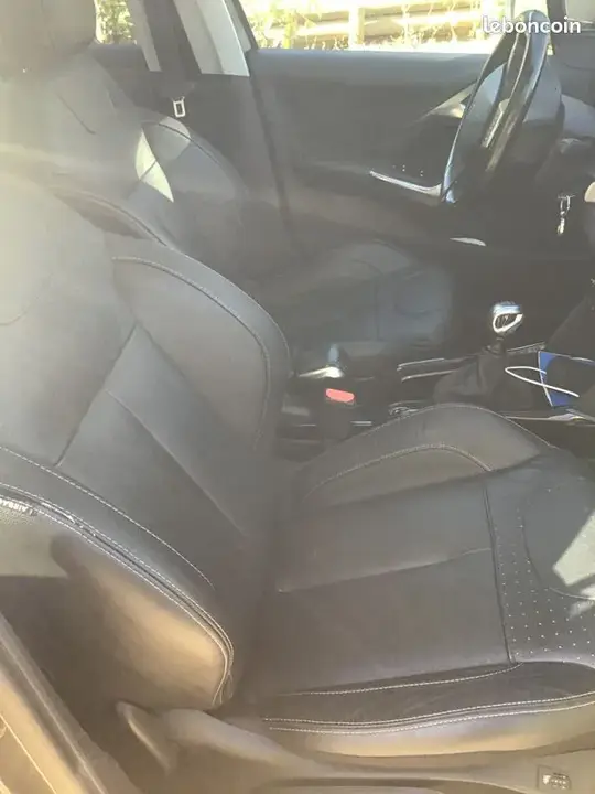 Peugeot 2008 2017 photo 3