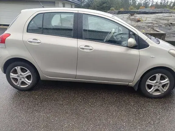 Toyota Yaris 2011 photo 5
