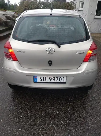 Toyota Yaris 2011 photo 4