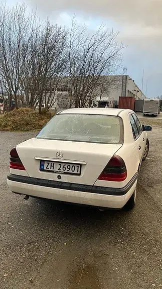 Mercedes-Benz C180 1994 photo 2