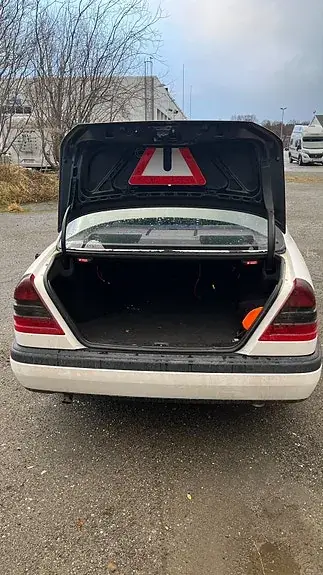 Mercedes-Benz C180 1994 photo 3